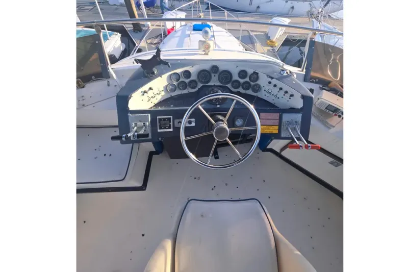 Slide: The Image of Sea Ray 340 Sedan Bridge 1985 - 12