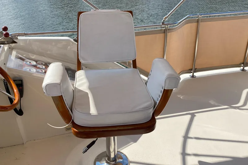 Slide: The Image of Chris-Craft 47 Commander 1973 - 36