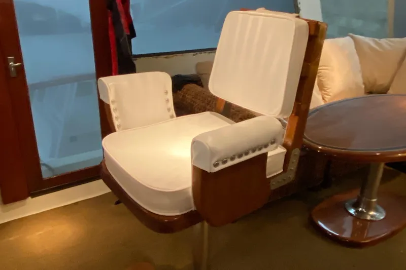 Slide: The Image of Chris-Craft 47 Commander 1973 - 65