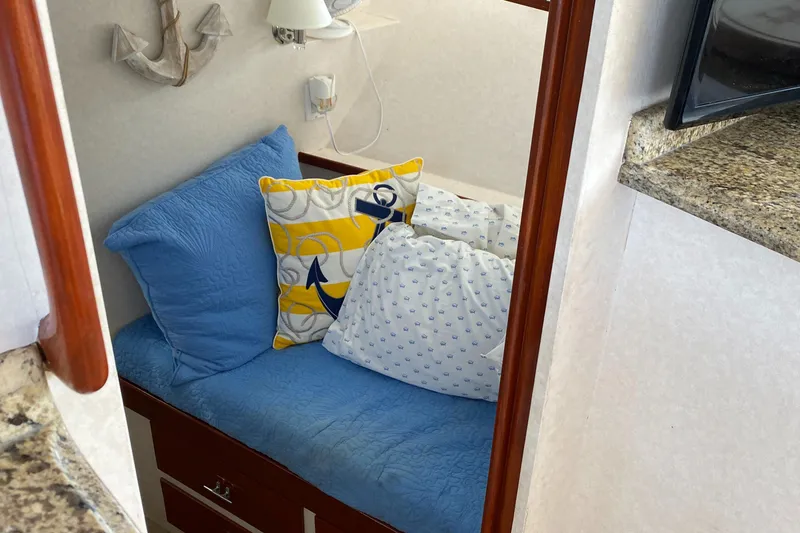 Slide: The Image of Chris-Craft 47 Commander 1973 - 208
