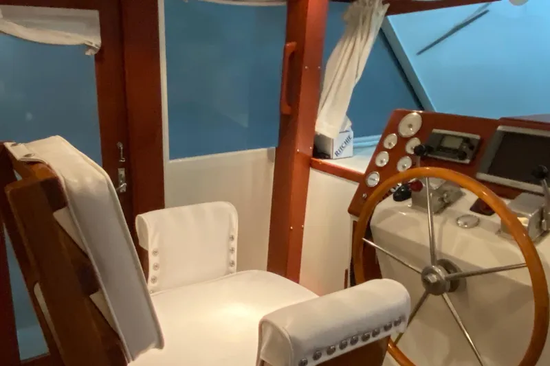 Slide: The Image of Chris-Craft 47 Commander 1973 - 64