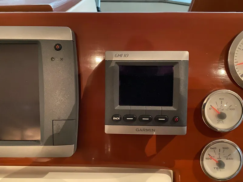 Slide: The Image of Chris-Craft 47 Commander 1973 - 56