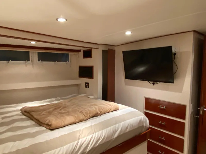 Slide: The Image of Chris-Craft 47 Commander 1973 - 94