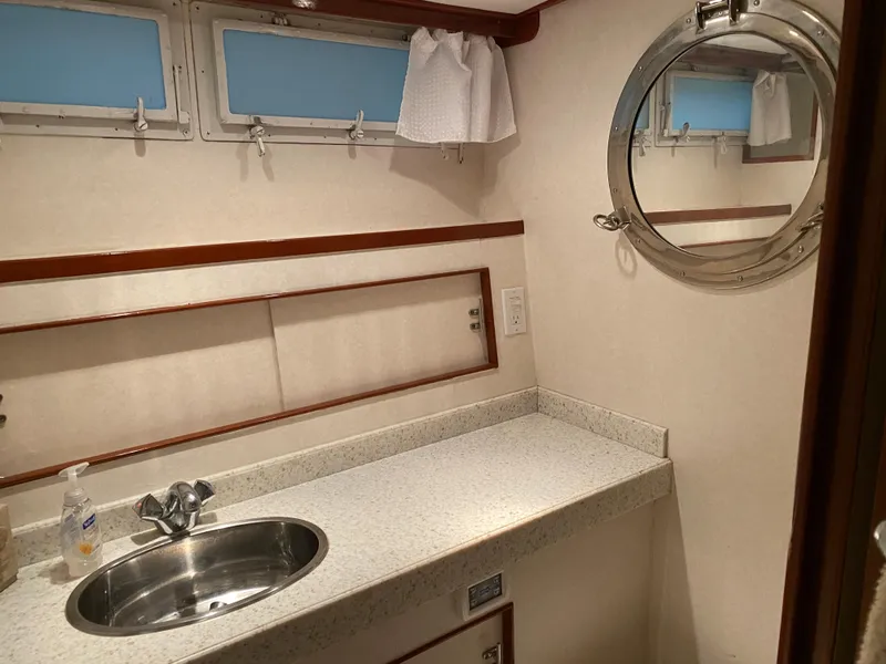 Slide: The Image of Chris-Craft 47 Commander 1973 - 103