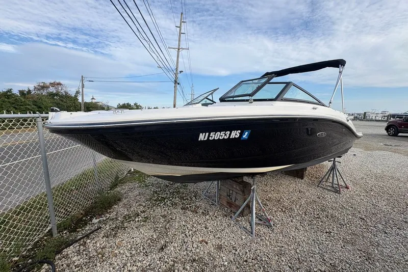Slide: The Image of Sea Ray SPX 190 Outboard 2023 - 1