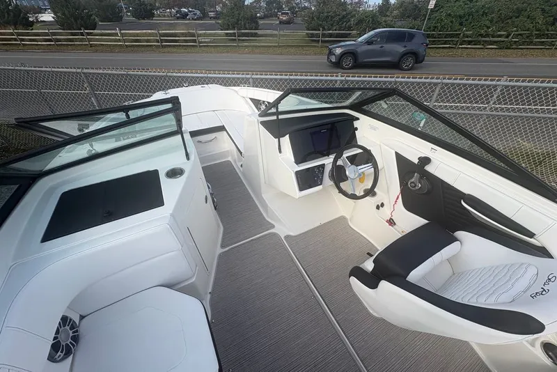 Slide: The Image of Sea Ray SPX 190 Outboard 2023 - 2