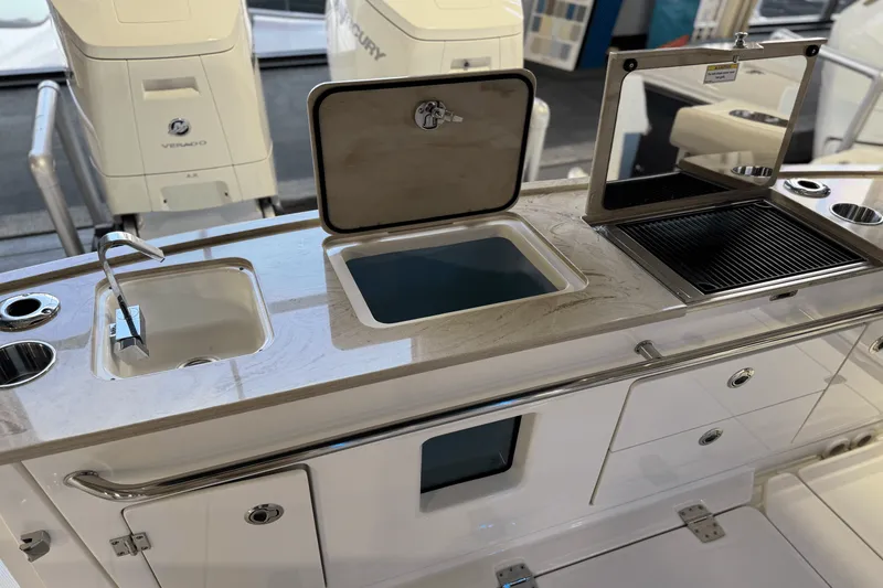 Slide: The Image of Boston Whaler 360 Outrage 2025 - 16