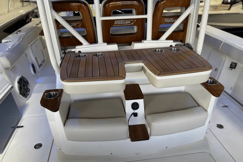 Slide: The Image of Boston Whaler 360 Outrage 2025 - 19