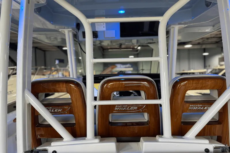 Slide: The Image of Boston Whaler 360 Outrage 2025 - 20