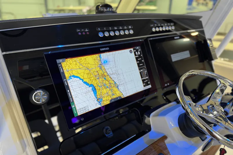 Slide: The Image of Boston Whaler 360 Outrage 2025 - 24