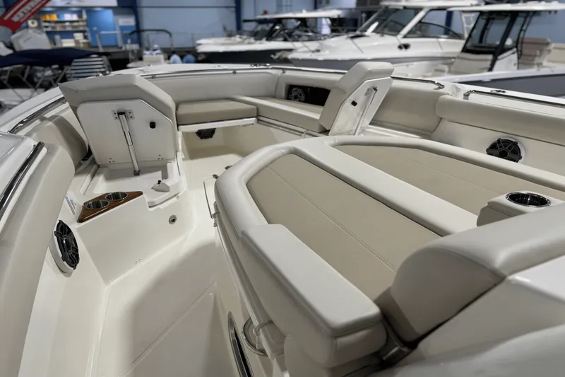 Slide: The Image of Boston Whaler 360 Outrage 2025 - 29