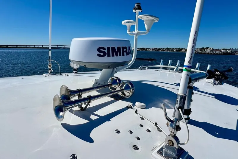 Slide: The Image of Regulator Marine 32 Forward Seating 2005 - 17
