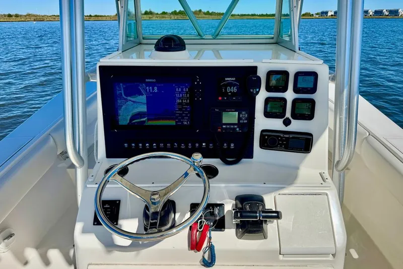 Slide: The Image of Regulator Marine 32 Forward Seating 2005 - 10