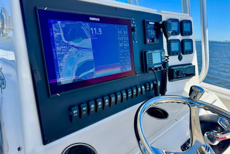 Slide: The Image of Regulator Marine 32 Forward Seating 2005 - 9