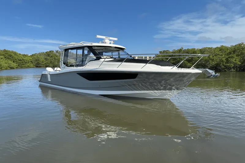 The Image of Boston Whaler 365 Conquest 2025 - 0