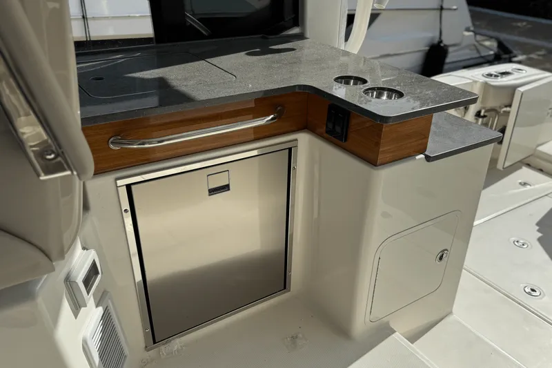 Slide: The Image of Boston Whaler 365 Conquest 2025 - 24