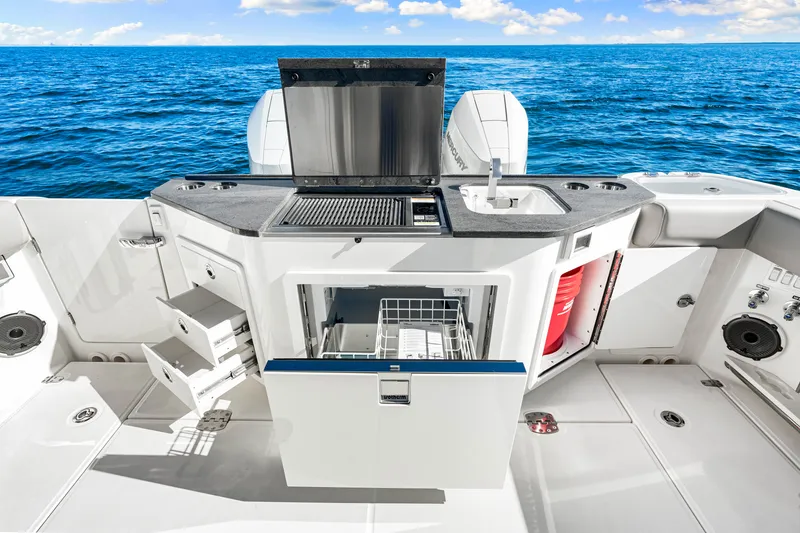 Slide: The Image of Boston Whaler 365 Conquest 2025 - 38