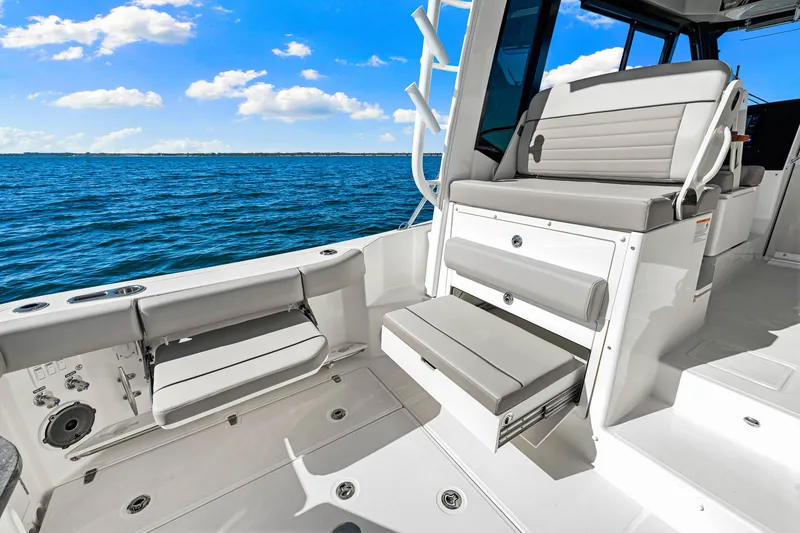 Slide: The Image of Boston Whaler 365 Conquest 2025 - 40