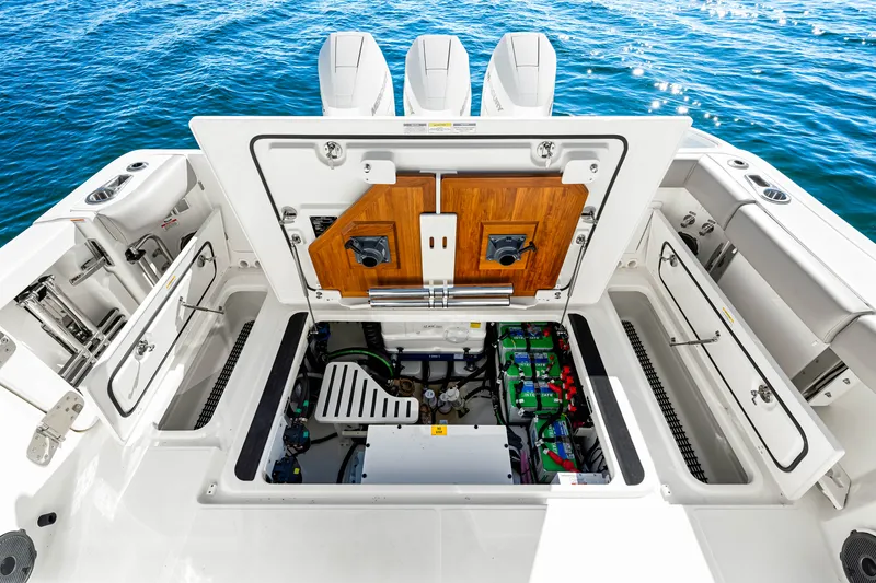 Slide: The Image of Boston Whaler 365 Conquest 2025 - 44