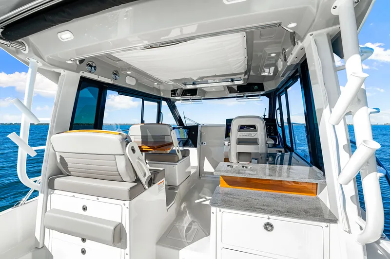 Slide: The Image of Boston Whaler 365 Conquest 2025 - 47