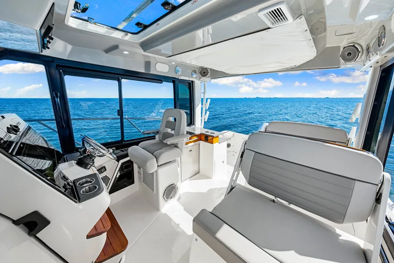 Slide: The Image of Boston Whaler 365 Conquest 2025 - 54
