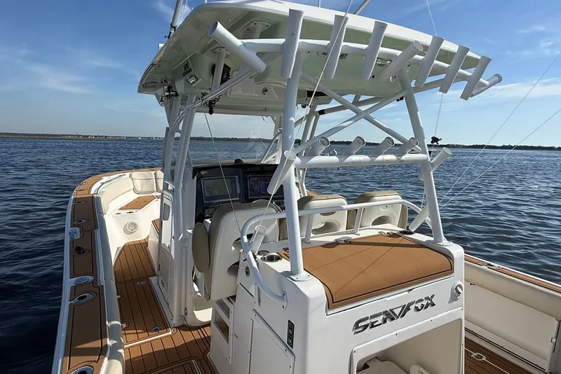 Slide: The Image of Sea Fox 328 Commander 2017 - 10