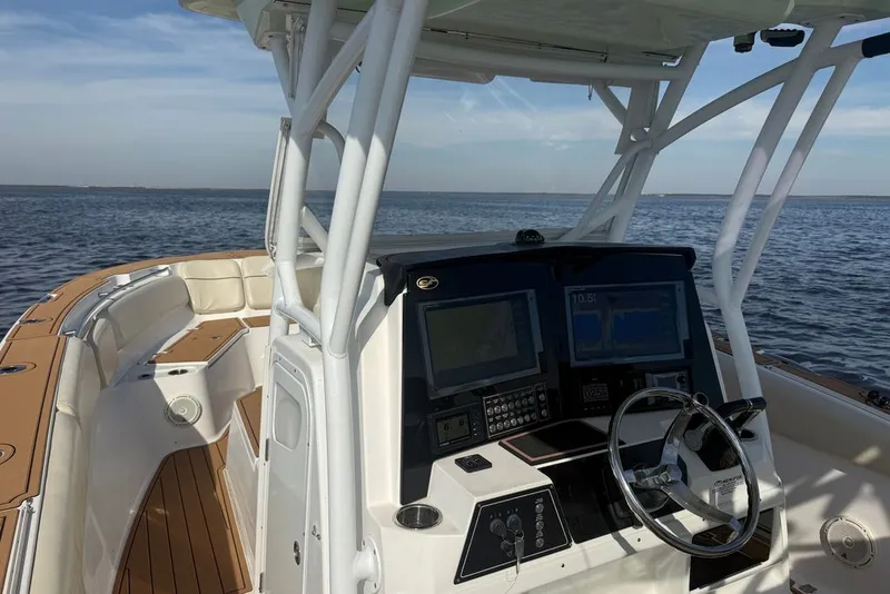Slide: The Image of Sea Fox 328 Commander 2017 - 6