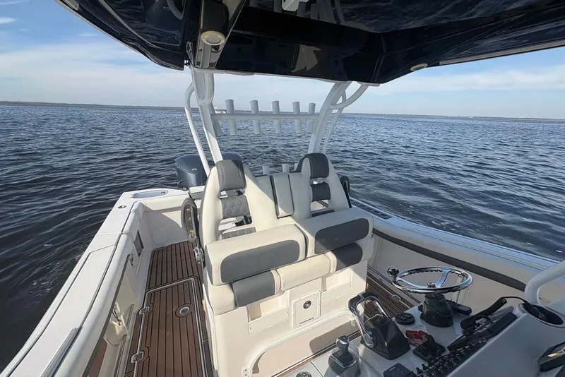 Slide: The Image of Tidewater 320 CC Adventure 2017 - 13