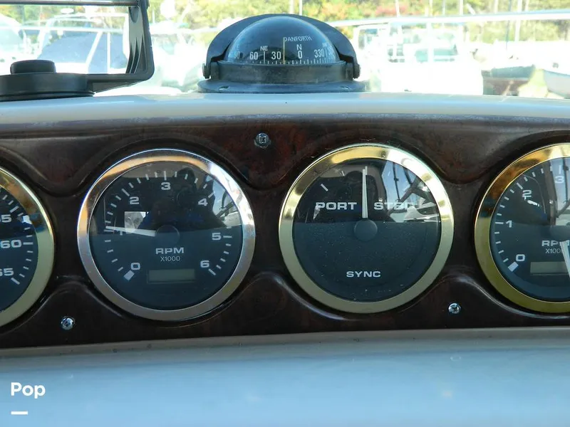 Slide: The Image of Rinker 310 Fiesta Vee 2000 - 8140746