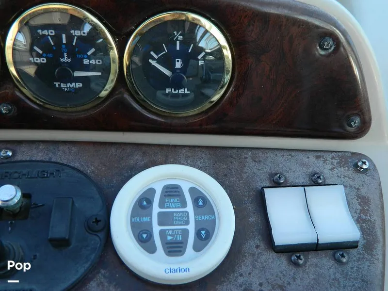 Slide: The Image of Rinker 310 Fiesta Vee 2000 - 8140755