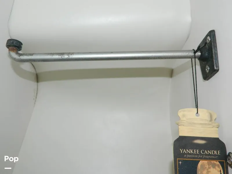 Slide: The Image of Rinker 310 Fiesta Vee 2000 - 8140799