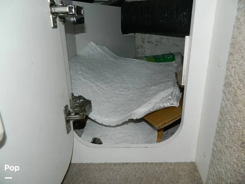 Slide: The Image of Rinker 310 Fiesta Vee 2000 - 8147160