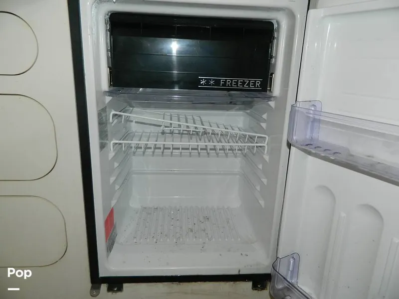 Slide: The Image of Rinker 310 Fiesta Vee 2000 - 8147163