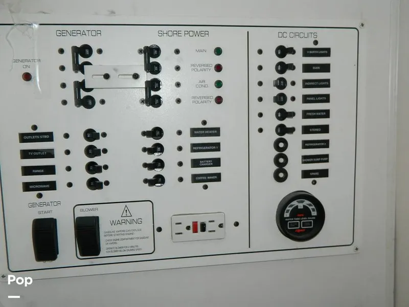 Slide: The Image of Rinker 310 Fiesta Vee 2000 - 8147190