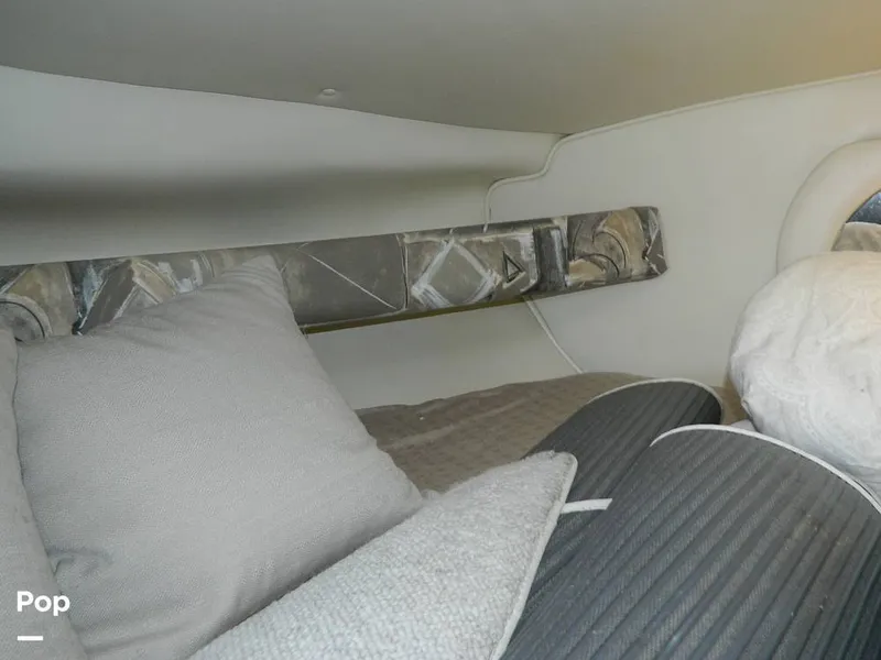 Slide: The Image of Rinker 310 Fiesta Vee 2000 - 8147211