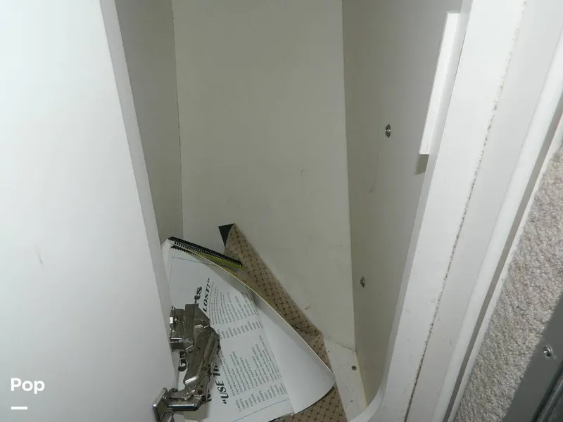 Slide: The Image of Rinker 310 Fiesta Vee 2000 - 8147215