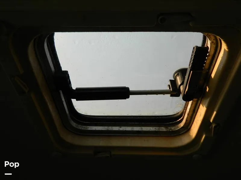 Slide: The Image of Rinker 310 Fiesta Vee 2000 - 8147238