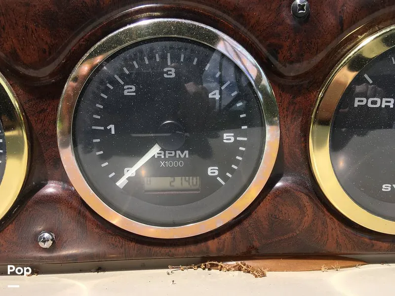 Slide: The Image of Rinker 310 Fiesta Vee 2000 - 9081418