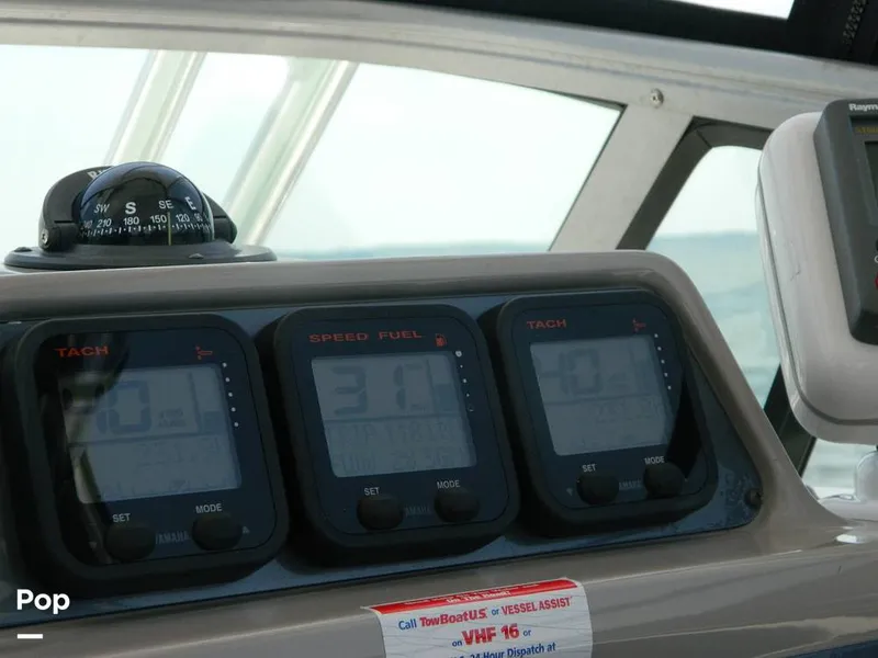 Slide: The Image of Rinker 310 Fiesta Vee 2000 - 9083877