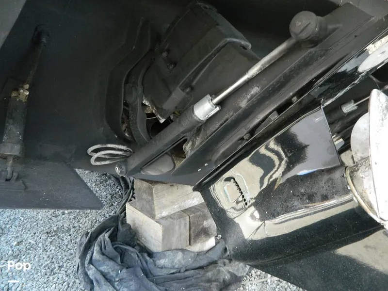 Slide: The Image of Rinker 310 Fiesta Vee 2000 - 8137118