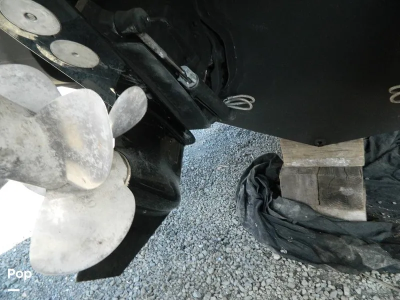 Slide: The Image of Rinker 310 Fiesta Vee 2000 - 8137137