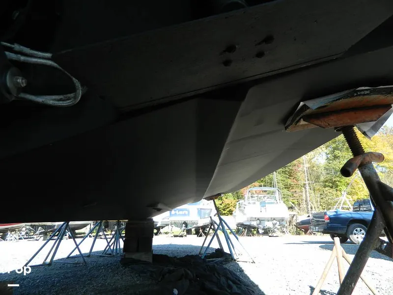 Slide: The Image of Rinker 310 Fiesta Vee 2000 - 8137241