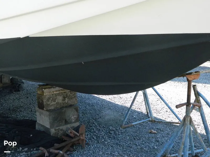 Slide: The Image of Rinker 310 Fiesta Vee 2000 - 8137406