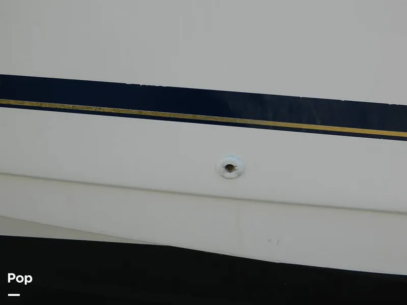 Slide: The Image of Rinker 310 Fiesta Vee 2000 - 8137440