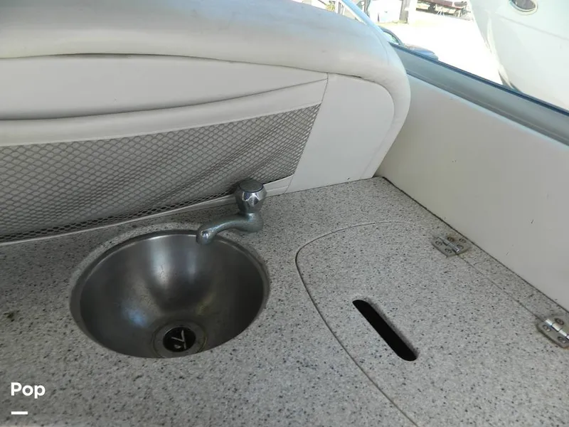 Slide: The Image of Rinker 310 Fiesta Vee 2000 - 8138464