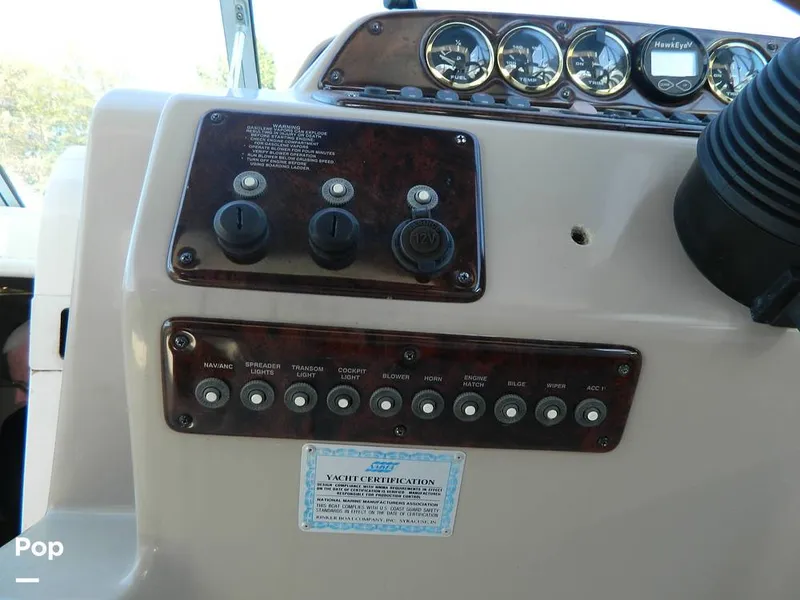 Slide: The Image of Rinker 310 Fiesta Vee 2000 - 8138530