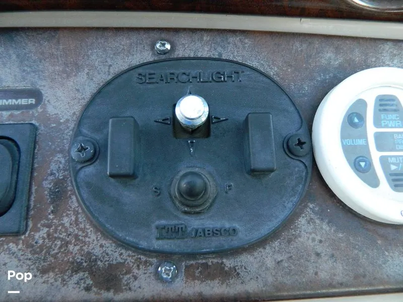 Slide: The Image of Rinker 310 Fiesta Vee 2000 - 8140733