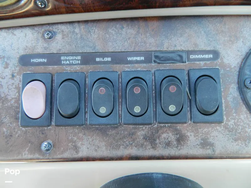 Slide: The Image of Rinker 310 Fiesta Vee 2000 - 8140736