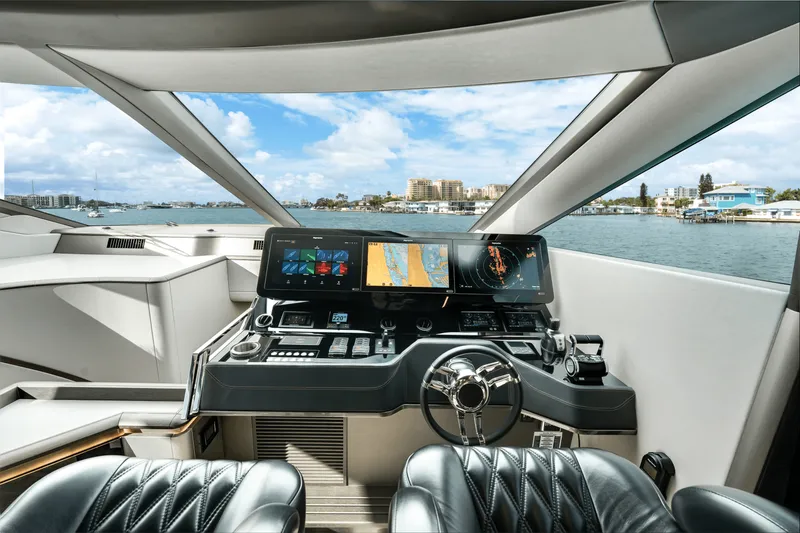 Slide: The Image of Galeon 800 FLY 2023 - 37