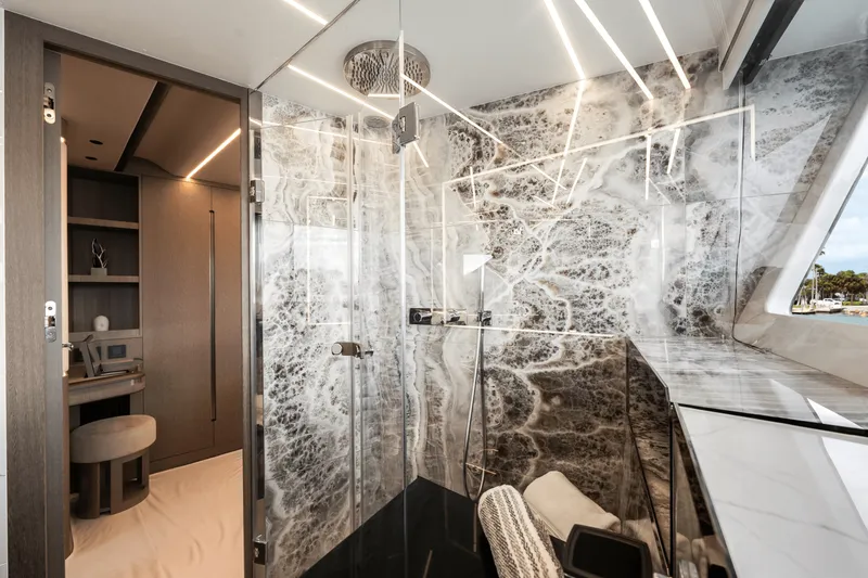 Slide: The Image of Galeon 800 FLY 2023 - 46